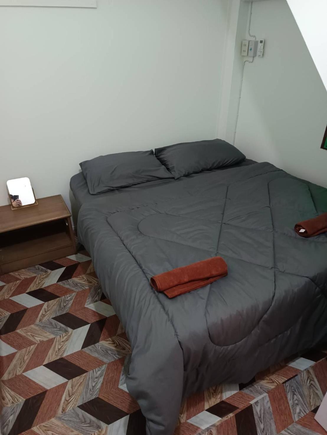 Sleep Break Hostel Sathon Bangkok Exterior photo