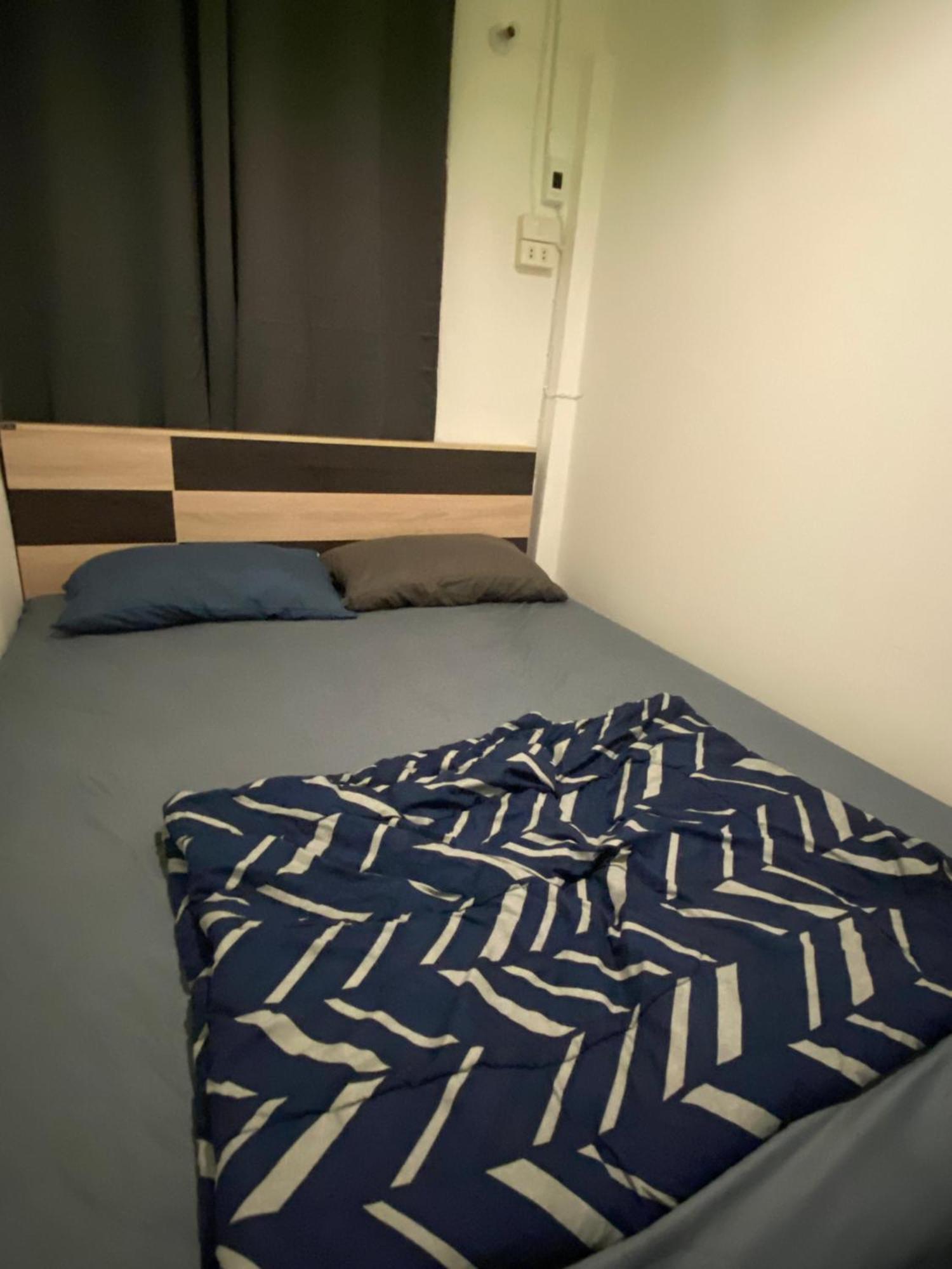 Sleep Break Hostel Sathon Bangkok Exterior photo